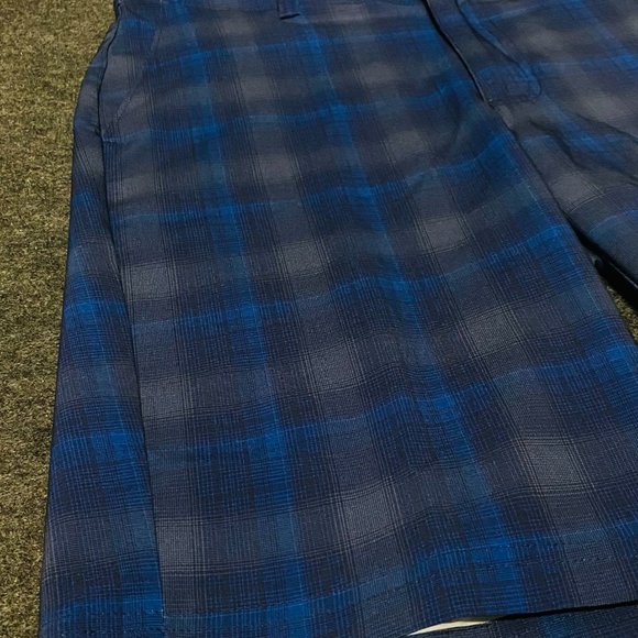 Ben Hogan Men's Printed Flat Front Shorts, Size 30 - Picture 2 of 5